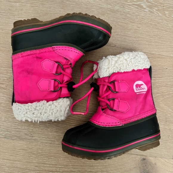 SOREL Kids' Yoot Pac Nylon Snow Boot in Pink and Black size 11 Little Kid - Picture 9 of 9